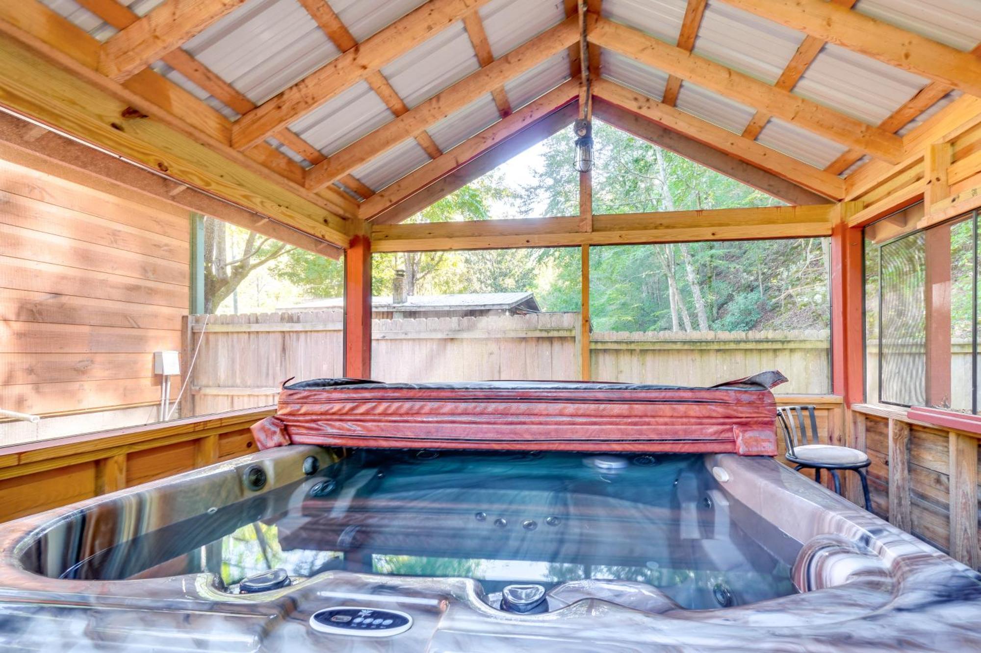 Just Fur Relaxin Sevierville Cabin With Hot Tub! Extérieur photo