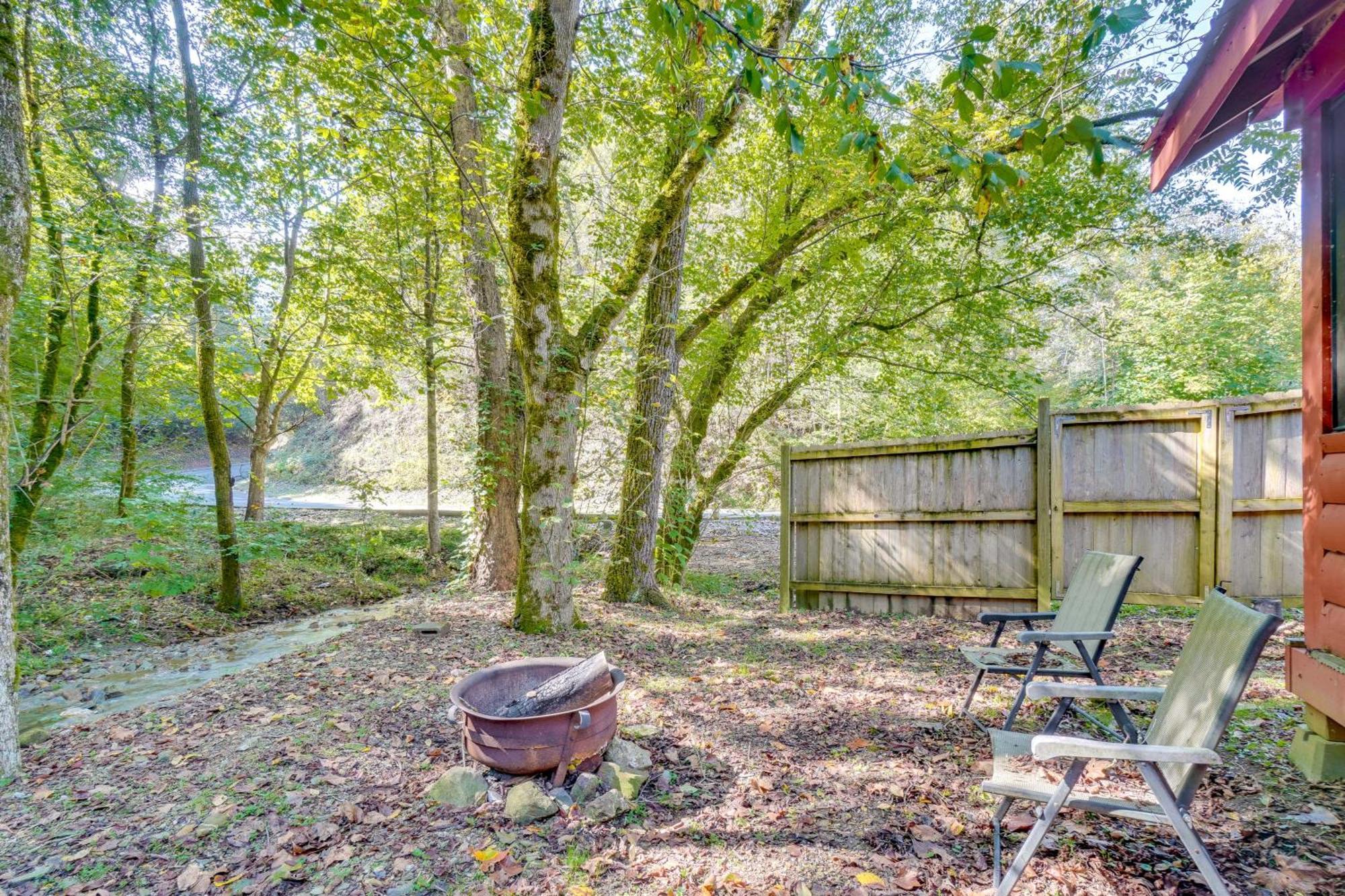 Just Fur Relaxin Sevierville Cabin With Hot Tub! Extérieur photo