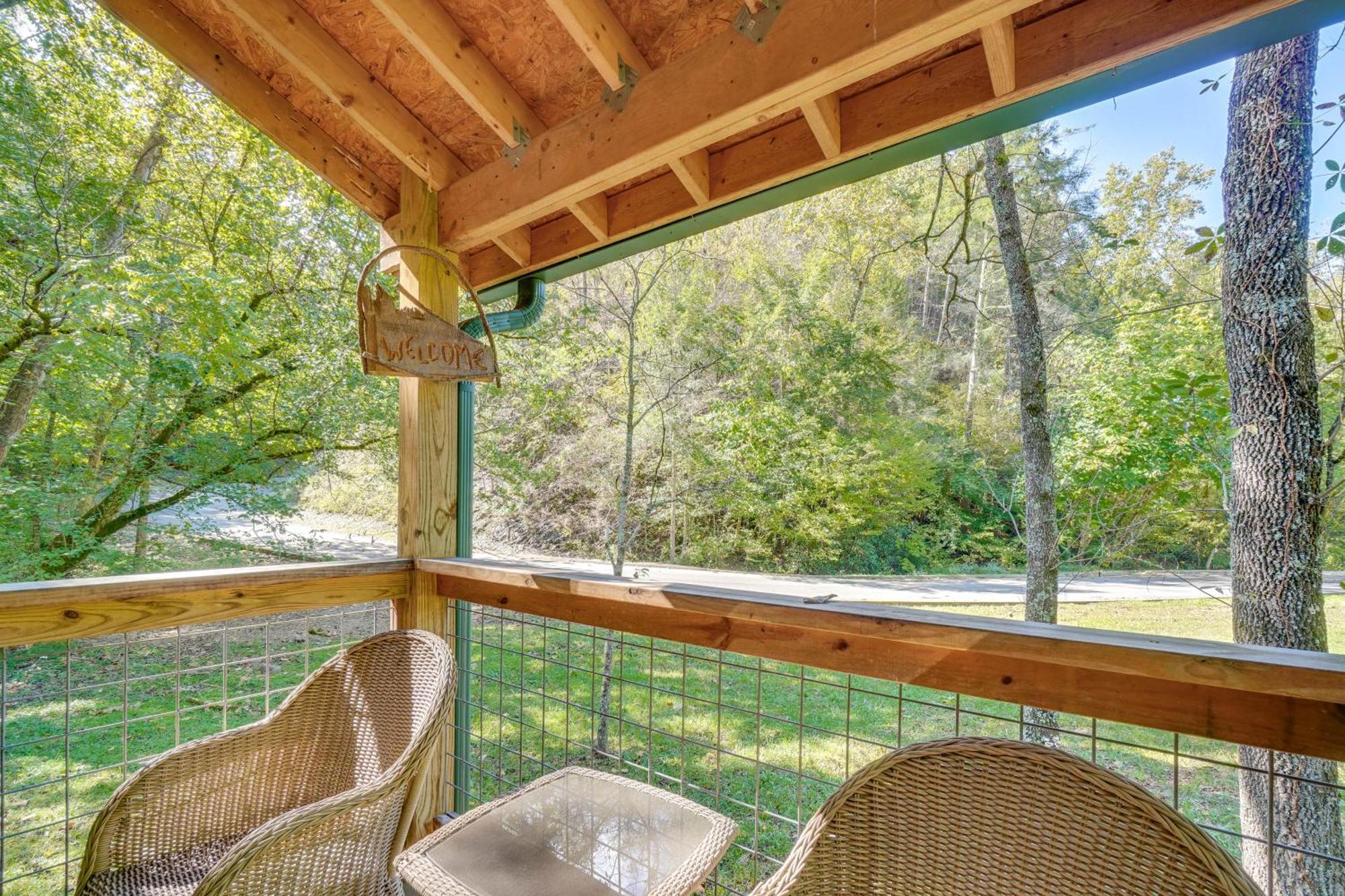 Just Fur Relaxin Sevierville Cabin With Hot Tub! Extérieur photo