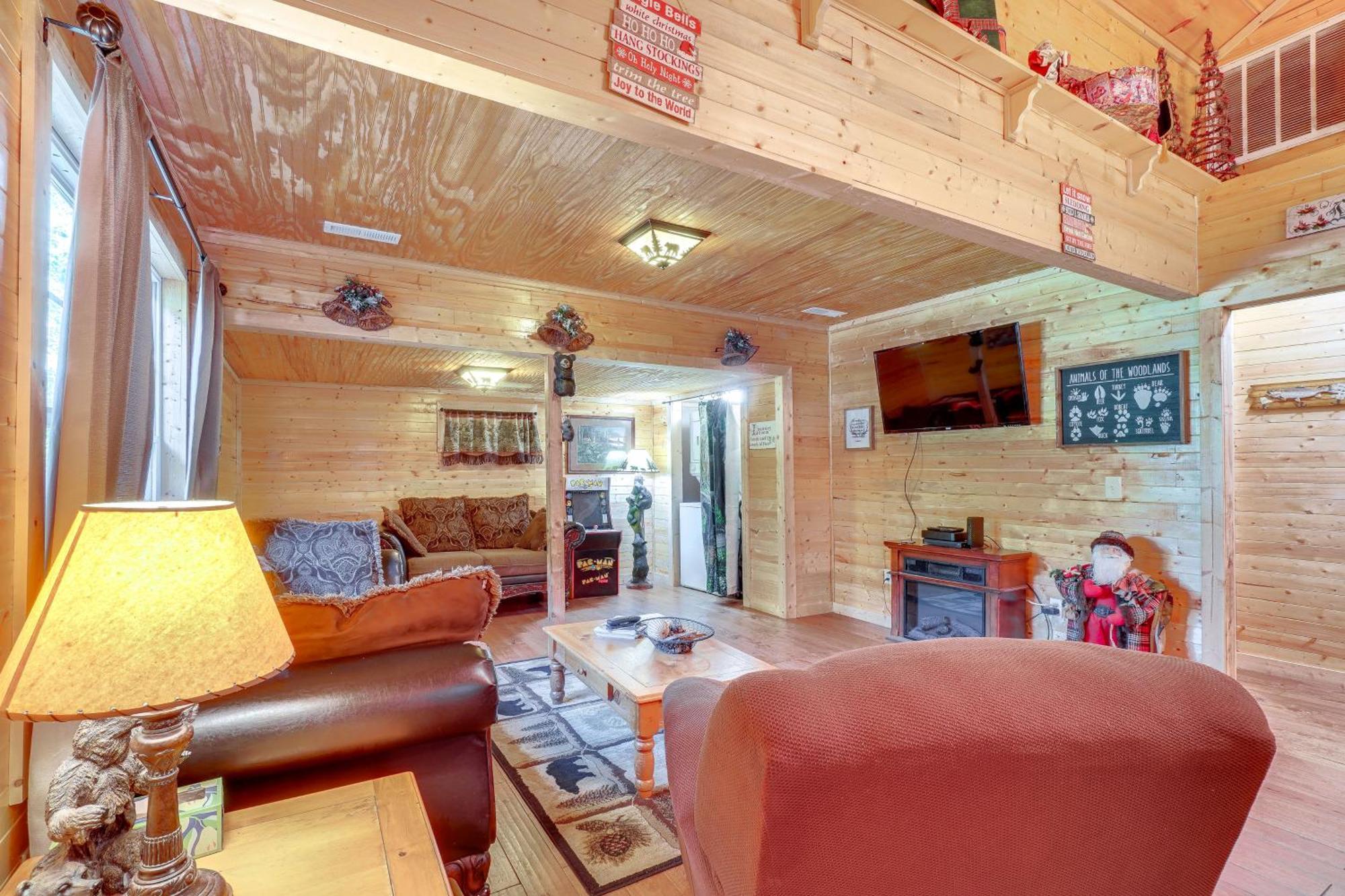 Just Fur Relaxin Sevierville Cabin With Hot Tub! Extérieur photo