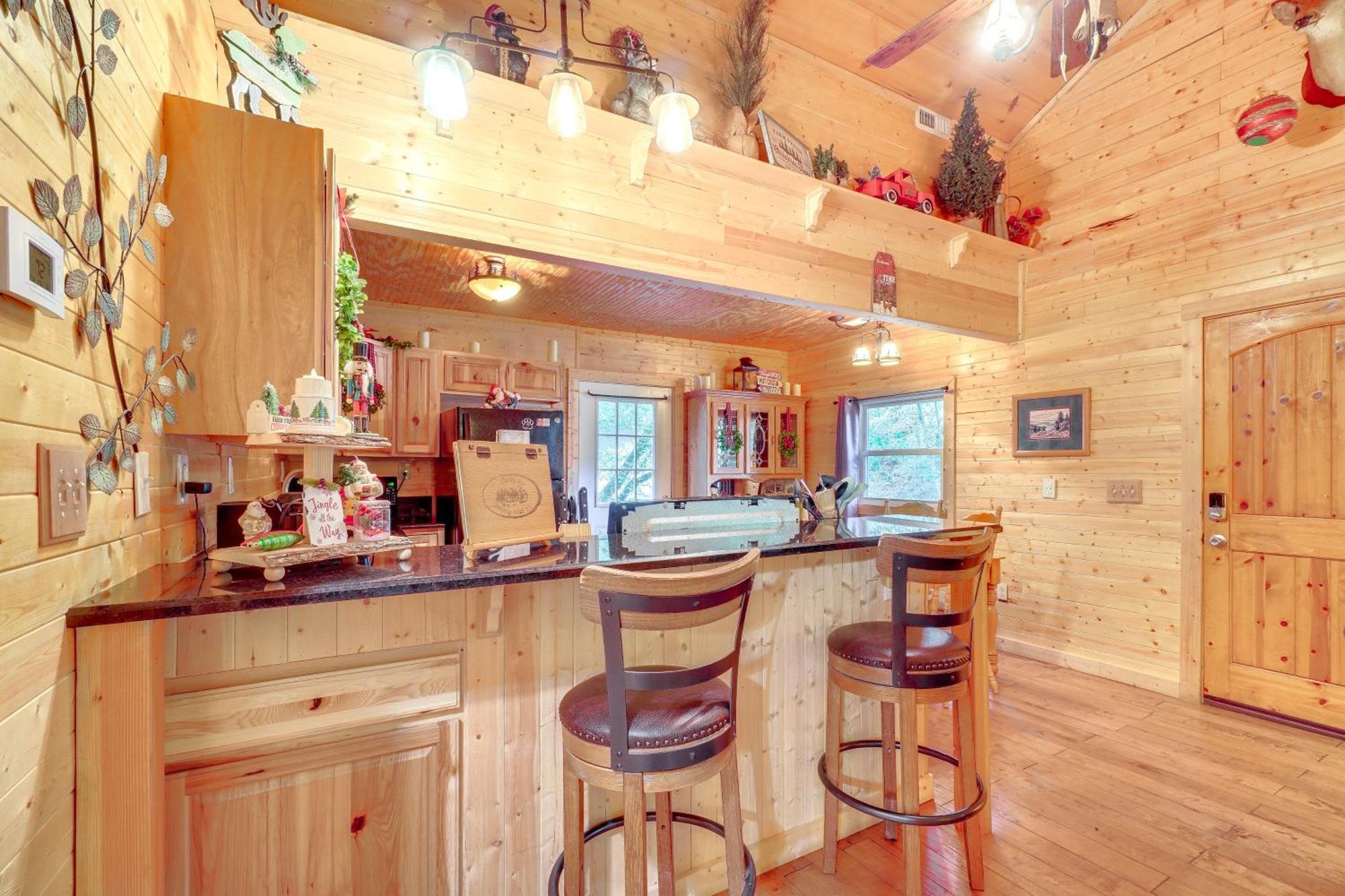 Just Fur Relaxin Sevierville Cabin With Hot Tub! Extérieur photo